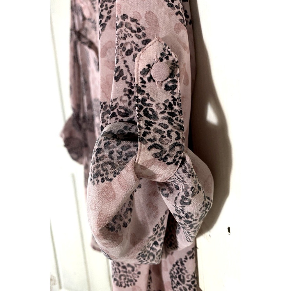 Torrid Blouse Sz 1 Pink Leopard Sugar Skull Print Sheer Button Front Pastel Goth - Picture 5 of 10